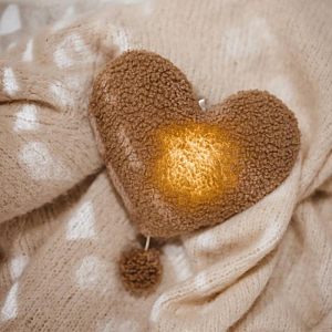 Мобиль музыкальный с подсветкой Mrs. Ertha "Heart", карамельный